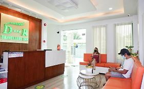 D And R Travellers Inn